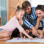5 FUN GAMES FOR FAMILY NIGHT